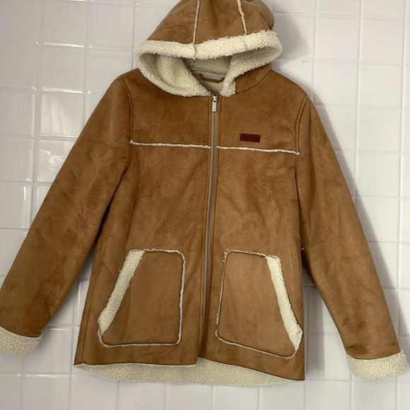Koolaburra by UGG, color khaki hoodie jacket, size 14-16. Made with faux fur - Picture 9 of 17